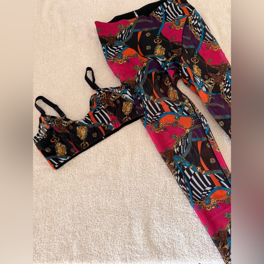 Vibrant Chain Print Leggings